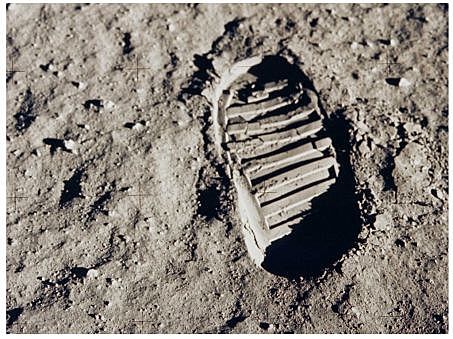 Premier pas d'un etre humain sur la Lune