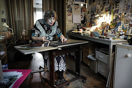 Abbahagyta az írást