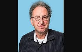 Fred Cohen crea el primer virus informático