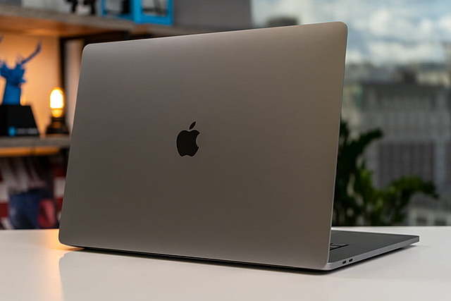 LA CREACIO DEL MACBOOK PRO