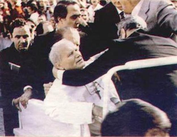 Atentado contra el Papa Juan Pablo II