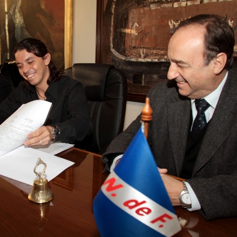 Gallardo firma con Nacional