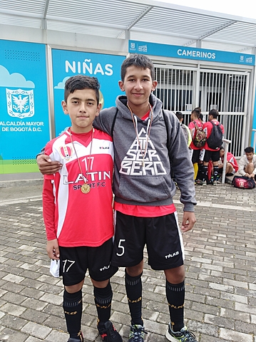 I enter the Latin Sport Club