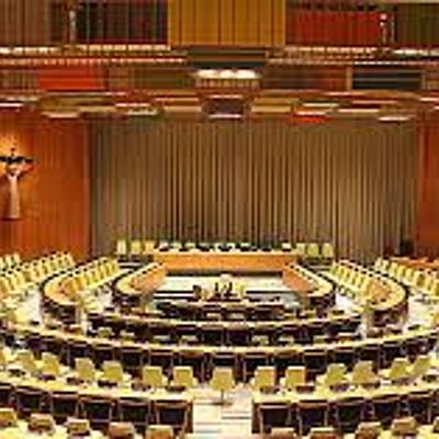 Timeline: Contexto histórico de la Administración Pública y gestión de recursos