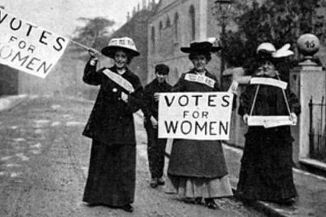 DERECHO AL VOTO DE LAS MUJERES BRITÁNICAS