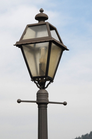 Coal gas street lights first appear