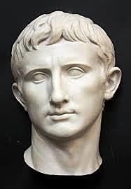 Octavi August es proclama emperador