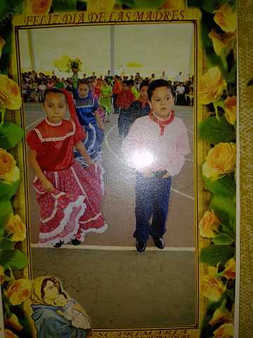 BAILE POR PRIMERA VEZ UN 10 DE MAYO