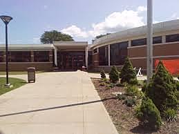 Jonathan starst high school