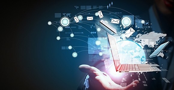 Se fusionan los departamentos de ingeniería de computación e ingeniería de transmisión bajo la denominación de ingeniería de sistemas.