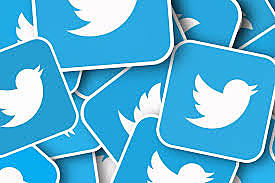 SE LANZA TWITTER
