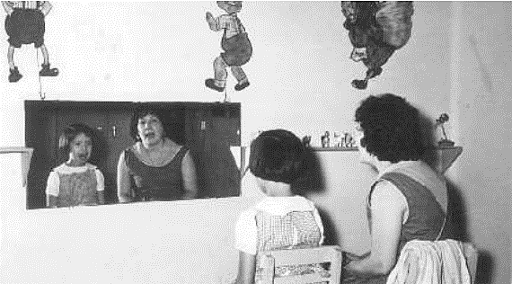 Clínica de Ortolalia dependiente del Instituto Nacional de Pedagogía, con la finalidad de ayudar a los niños y jóvenes escolares con trastornos de lenguaje.