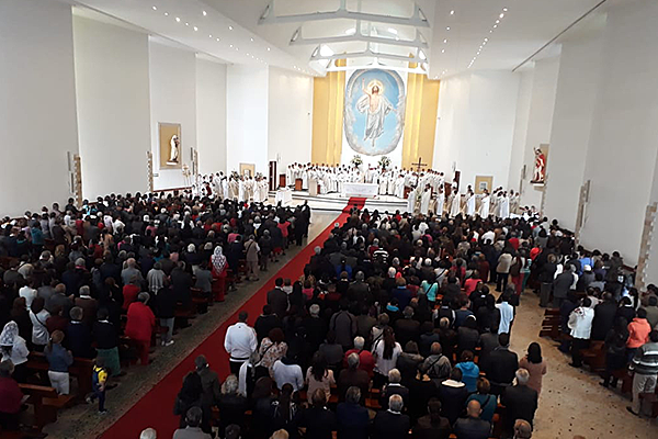 Iglesia de origen migrante