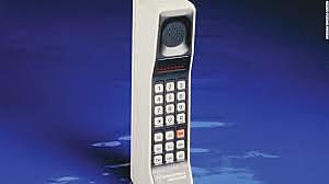 El primer equipo fue lanzado al mercado por un módico costo de 4.000 dólares.