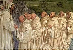 Aparecen los monjes benedictinos.