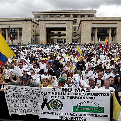 Timeline: Actividad 1: Antecedentes históricos e impactos en la población trabajadora- Normatividad