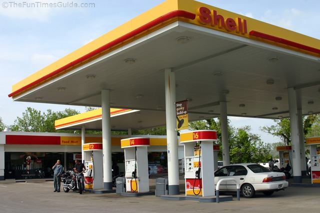first gas station opened