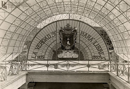 Reconstrucción de la bóveda de cristal