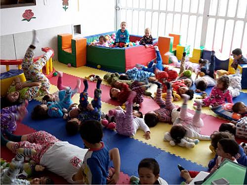 La nueva escuela de Argentina incluye la dimensión lúdica, la visión del niño como sujeto y la integración y asimilación de saberes.