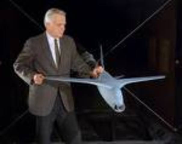 Discovery of the area rule of aircraft design