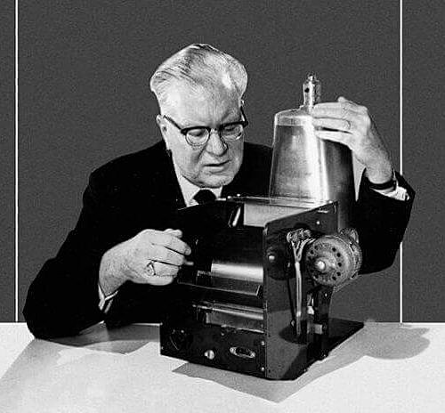 Primera impresora de puntos