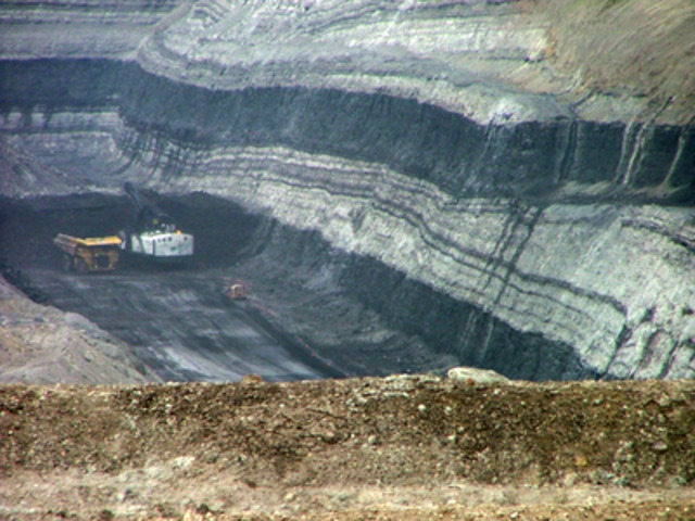 Commercial production of coal begins in the United States near Richmond, Virginia.