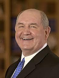 Sonny Perdue elected Governor of Georgia