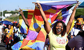 Despenalizan homosexualidad en Colombia