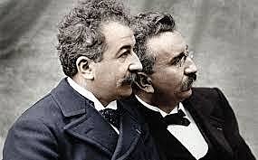 Primera placa a color.