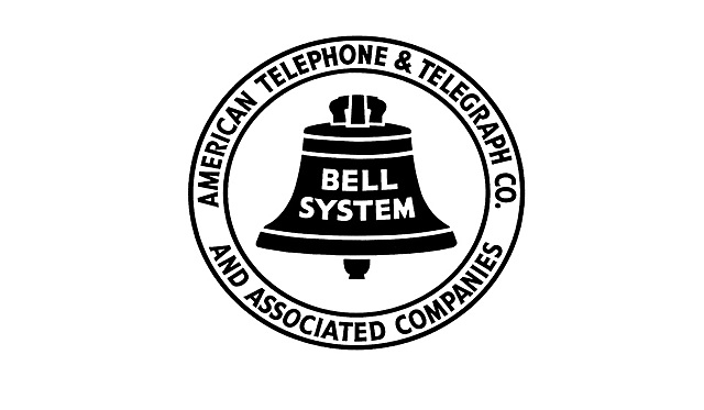 Bell Labs desarrolla el primer servicio de telefonía móvil
