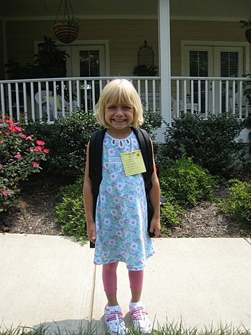 Empezar la escuela. Era verano así que hacía mucho calor. "Mal Día" de Daniel Powter fue popular.