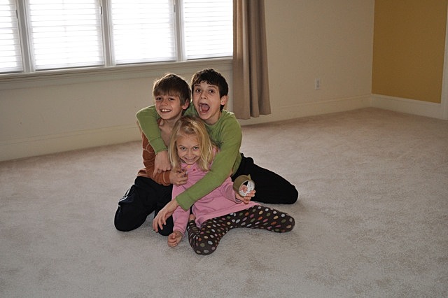 Murdarse a Charlotte, Carolina del Norte. Era primavera así que hacía calor. "Dame Todo" de Pitbull fue famoso.