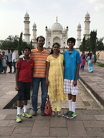 Yo quise ir a Taj Mahal pero fuimos a una réplica