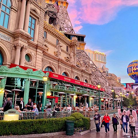 Mi familia y yo fuimos a Las Vegas.
