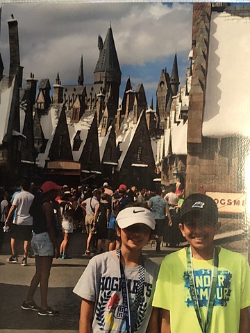 Mi familia y yo fuimos a Universal Studios en Orlando