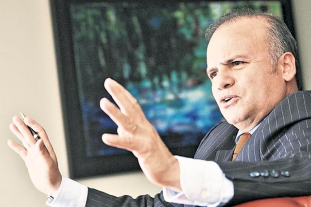 Miguel Ángel Moralesrussi denuncia carteles de contratación en Bogotá