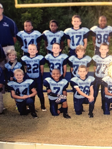 Yo obtuve mi primer trofeo cuando yo fue jugando fútbol americano