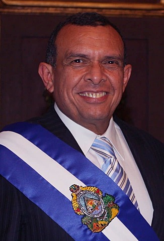 34.) Porfirio Lobo Sosa