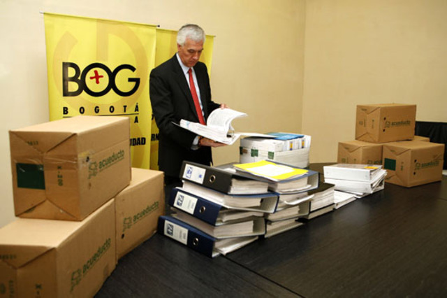 Samuel Moreno presentó 18 mil folios en defensa de cartel de contratos