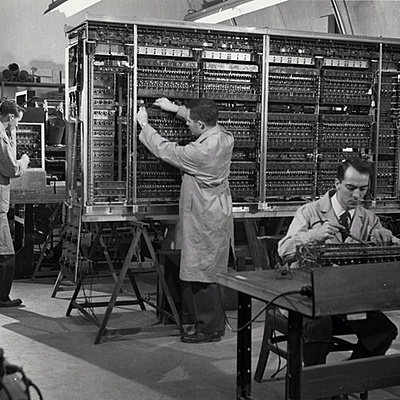 Timeline: a evolución das TIC Iria Rodriguez