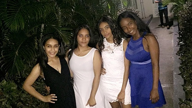 Ashley hace buenas amistades.