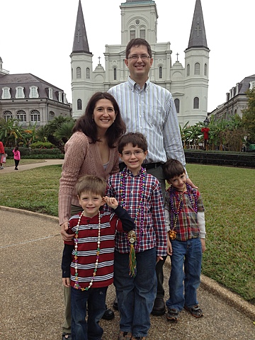 Fuimos a New Orleans, Louisiana. Fue la boda de mi prima y fue muy divertido. Me gusta la ciudad y las comidas allí.