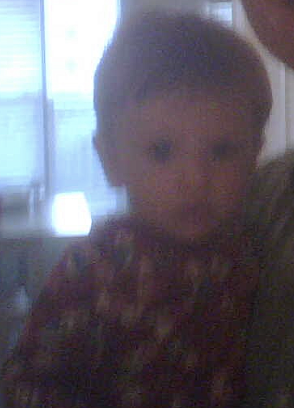 Mi primer hermanito nació en dos mil y ocho. Todo se convirtió. Ahora él tiene doce años y es gracioso.