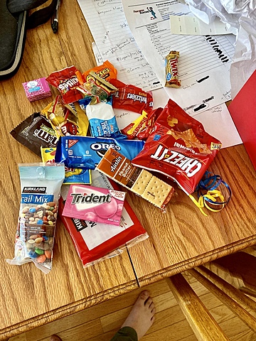 La dentista se quita mis frenillos en dos mil y veinte. Se quita los frenillos temprano porque mi familia se va a mudar. Me dijo muchos dulces!