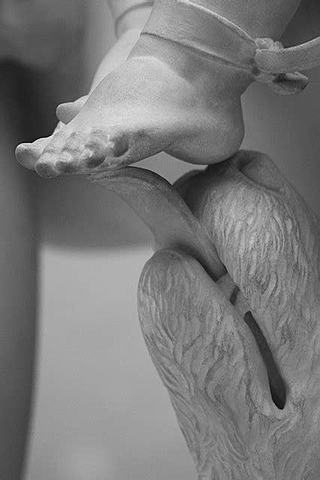 Lauis and Jocasta leave their baby outside to die, with his feet bound together