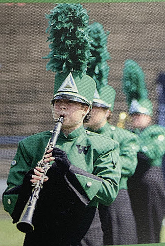Me tocaba la clarineta por la Banda de marche de weddington high school
