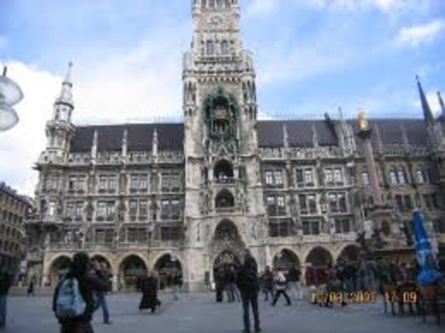 se mudo con su familia a munich por problemas economicos