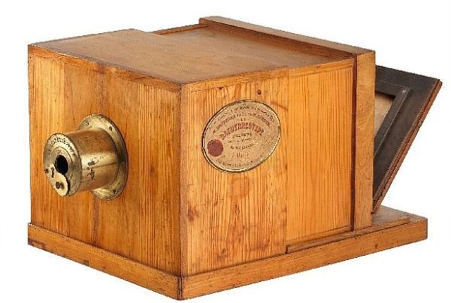 MÁQUINA FOTOGRÁFICA