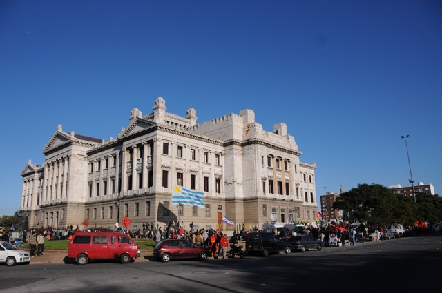 Caducidad vs. Mujica