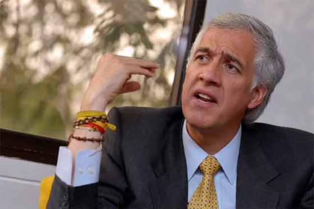 Samuel Moreno arremete contra los Nule